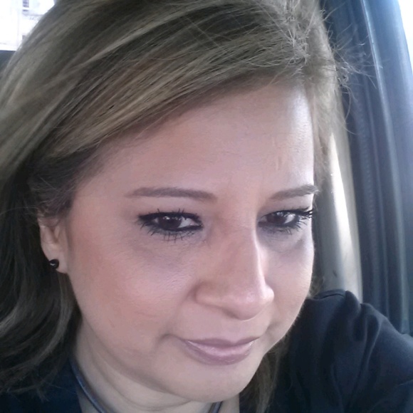 Meet your Posher, Olivia - Picture 1 of 1